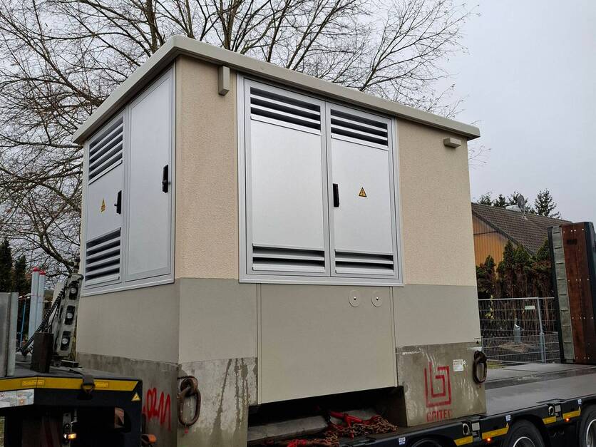 20260216 Einheben der neuen Trafostaion am Spielplatz Hutweg