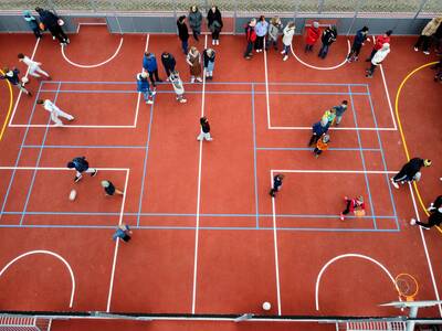 Von der Drohne aus gut sichtbar: das Multi-Linierungskonzept der Sportanlage.