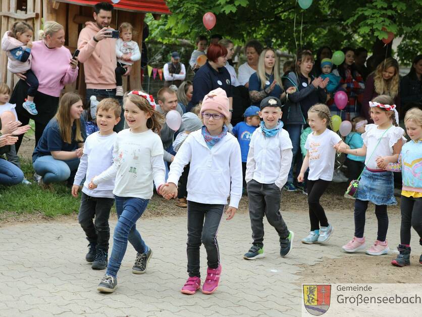 Kita "Seebachwichtel" - 50-Jahr-Feier am 13.05.2023 - Einzug der Kinder #6