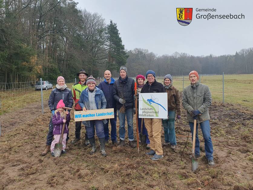 Pflanzaktion 2025 als Ausgleich für das Baugebiet Bergstr./Neuenbürger Weg 