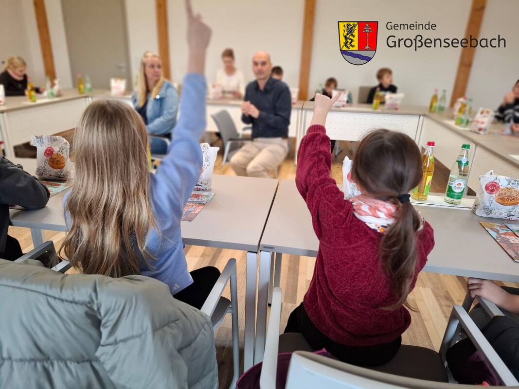Besuch der 4. Klasse der Grundschule Großenseebach im Rathaus (26.11.2025)
