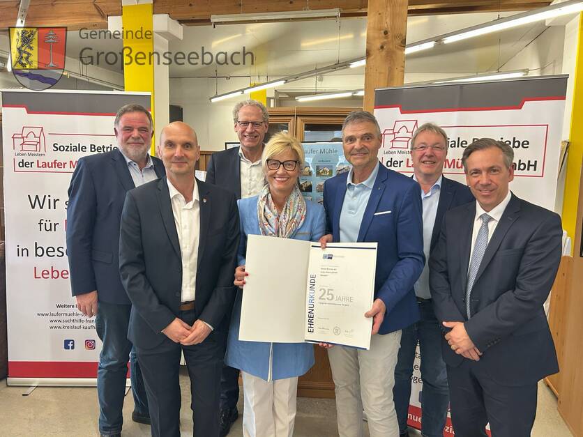 Zum 25-jährigen Jubiläum gratulierten Bürgermeister und Landrat den Sozialen Betrieben der Laufer Mühle