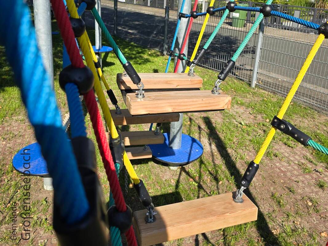 Spielplatz Hutweg Großenseebach - Balancierbrücke