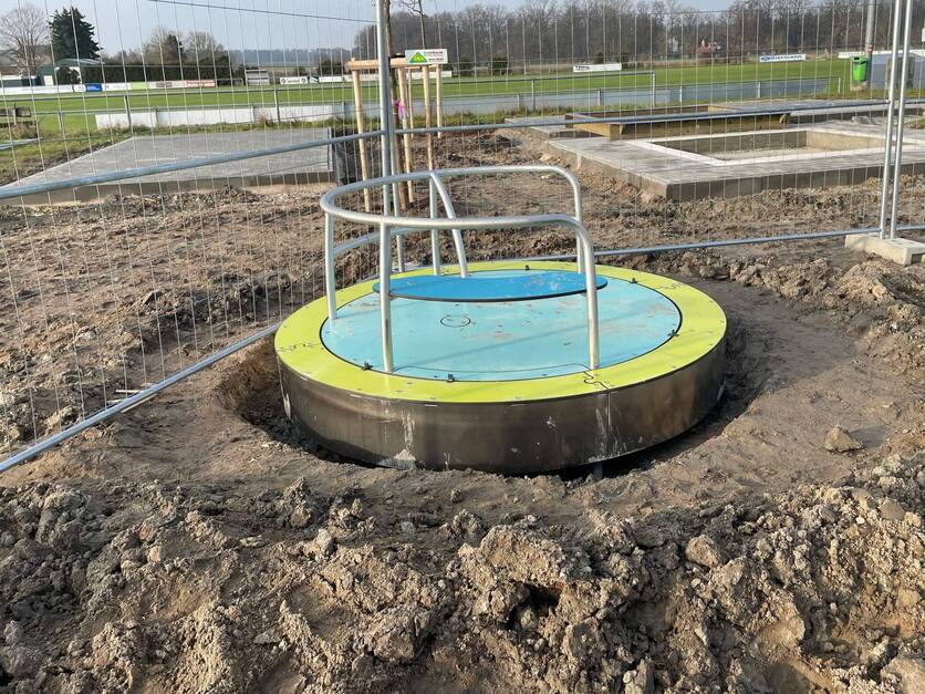 Karussell am Spielplatz des FSV