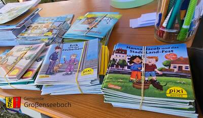 Auch die Öffentlichkeitsarbeit der Gemeindeverwaltung hatte einen kleinen Stand. Dort warteten Mal- und Pixi-Bücher und anderer kostenfreier Lesespaß auf die kleinen Gäste.