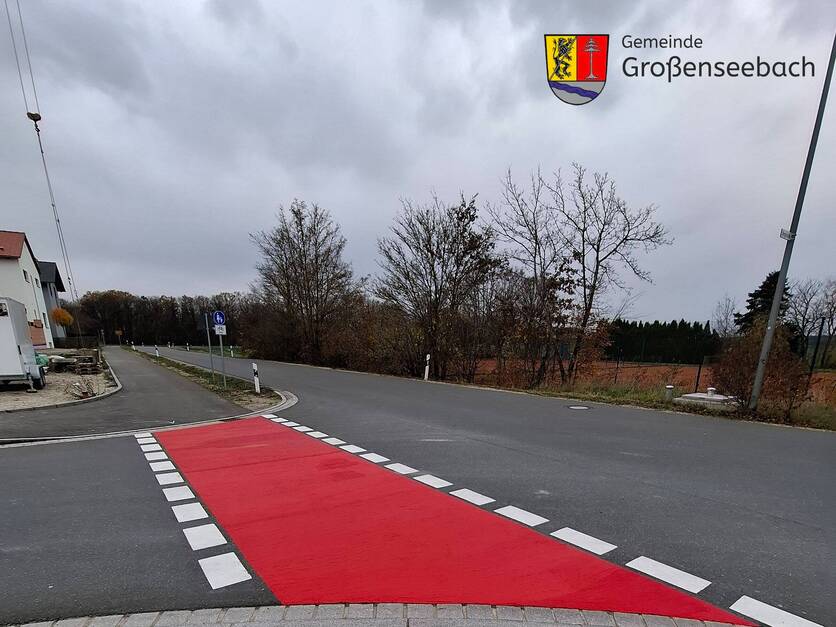 Rote Markierung Bergstr./Neuenbürger Str. in Großenseebach