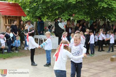 Anschließend führten alle Kinder noch einen Tanz auf...