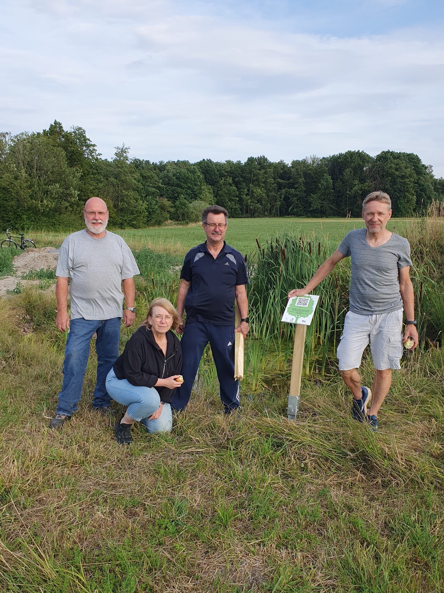 20260724-Biotopschilder-im-Permakulturgarten-aufgestellt